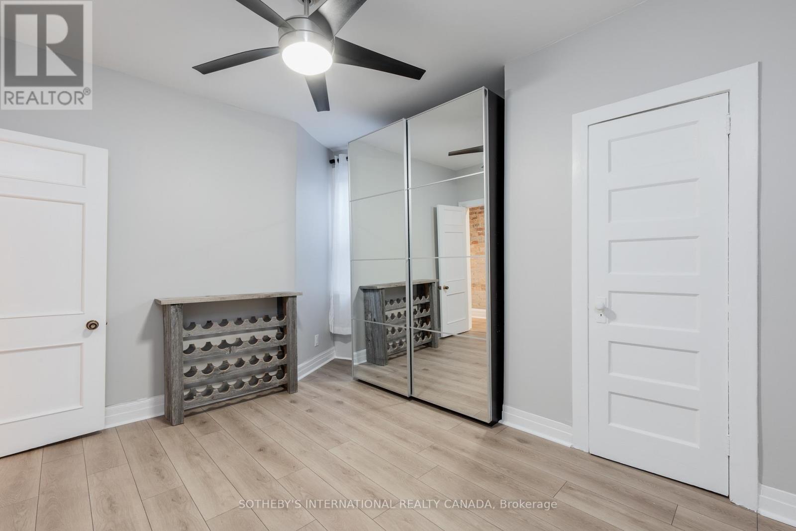 Upper - 15 Indian Rd Crescent, Toronto (High Park North), Ontario  M6P 2E9 - Photo 18 - W12935040