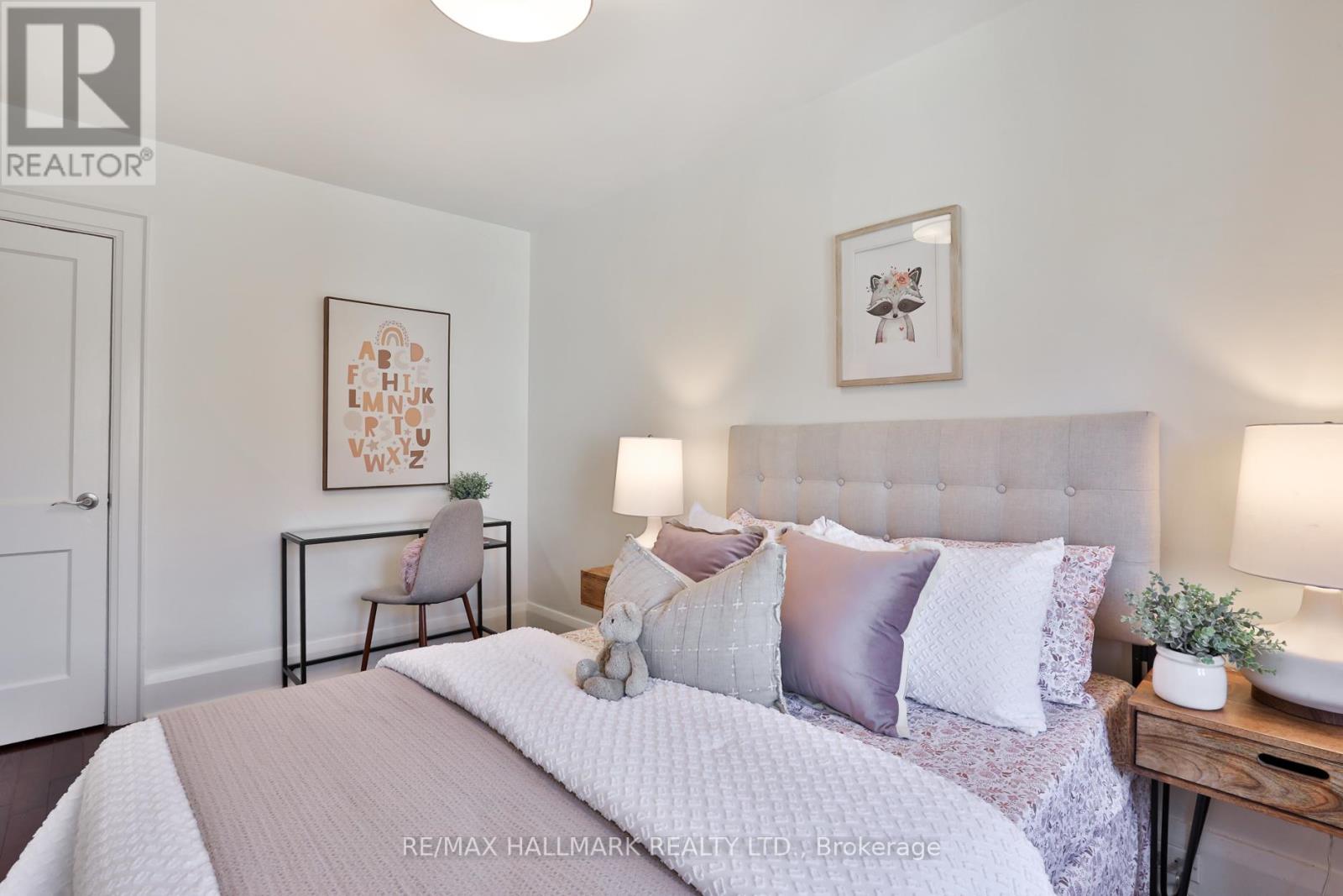 190 Pendrith Street, Toronto, Ontario  M6G 1S2 - Photo 19 - W12935042