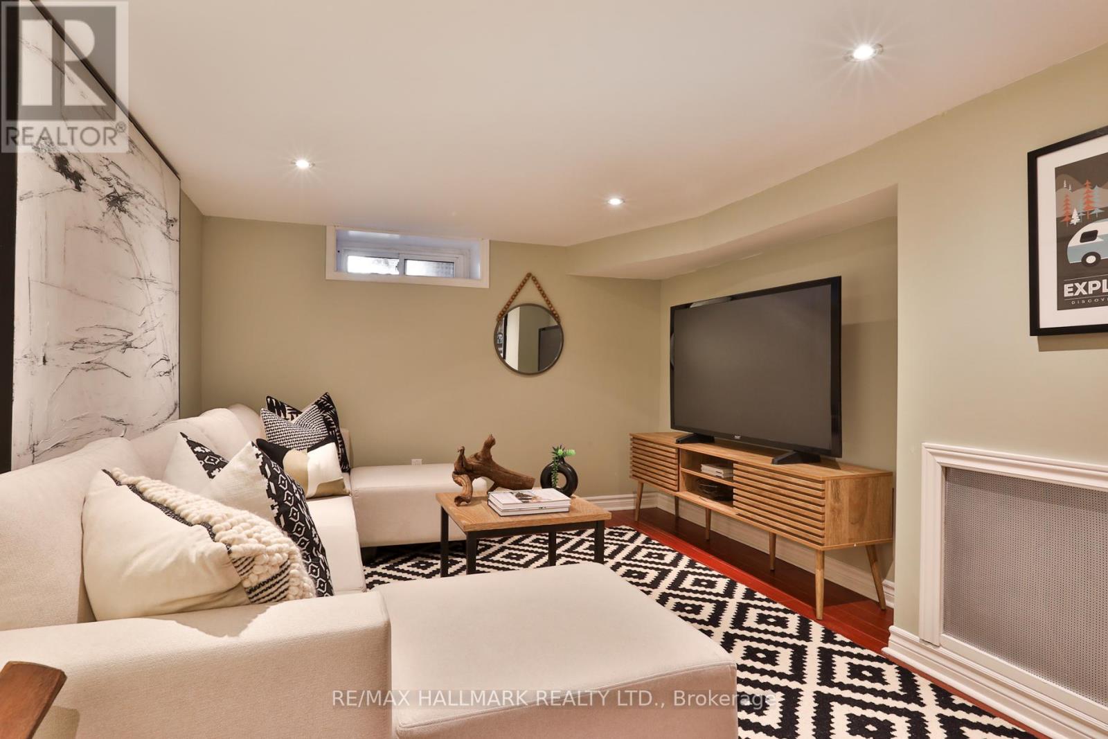 190 Pendrith Street, Toronto, Ontario  M6G 1S2 - Photo 24 - W12935042