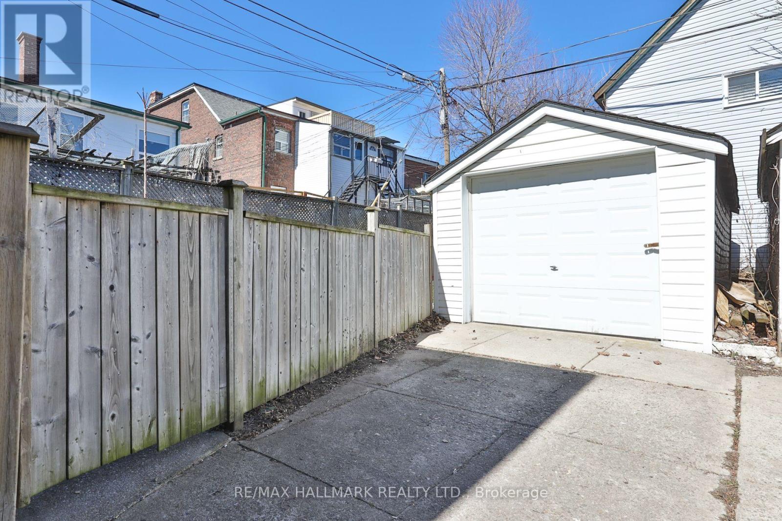 190 Pendrith Street, Toronto, Ontario  M6G 1S2 - Photo 29 - W12935042