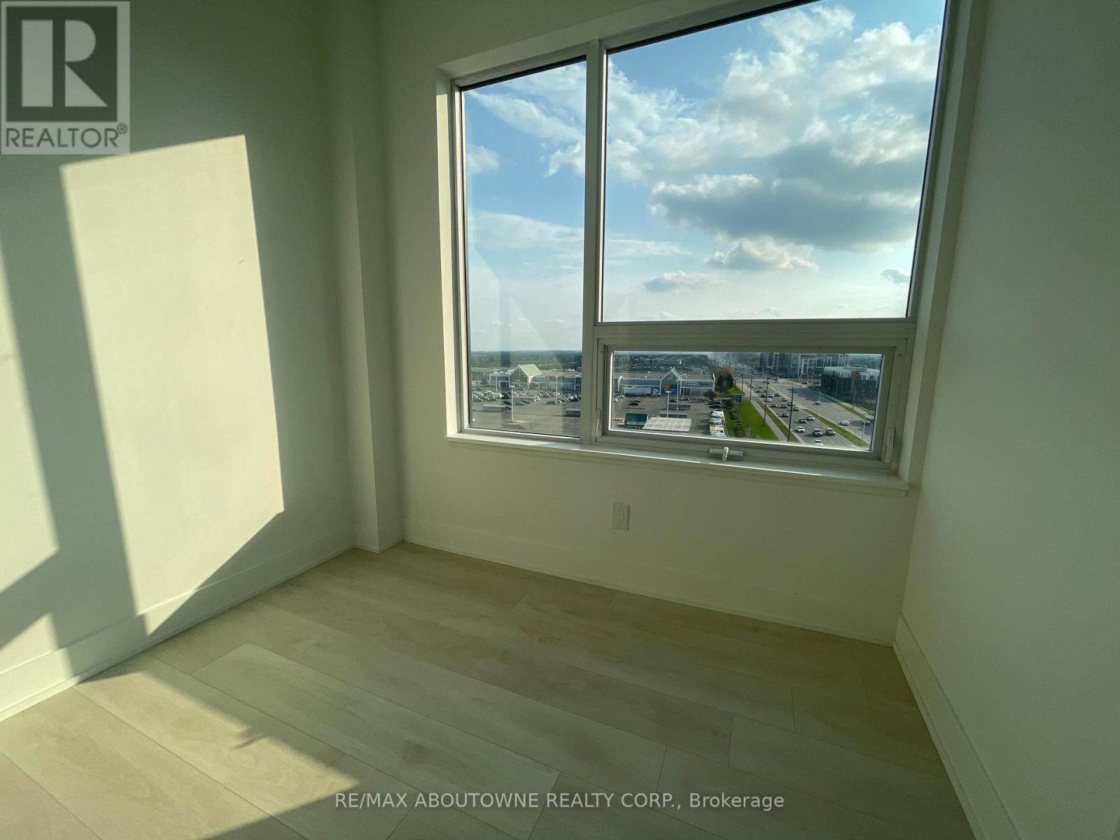 814 - 2489 Taunton Road, Oakville (Ro River Oaks), Ontario  L6H 3R9 - Photo 16 - W12935054