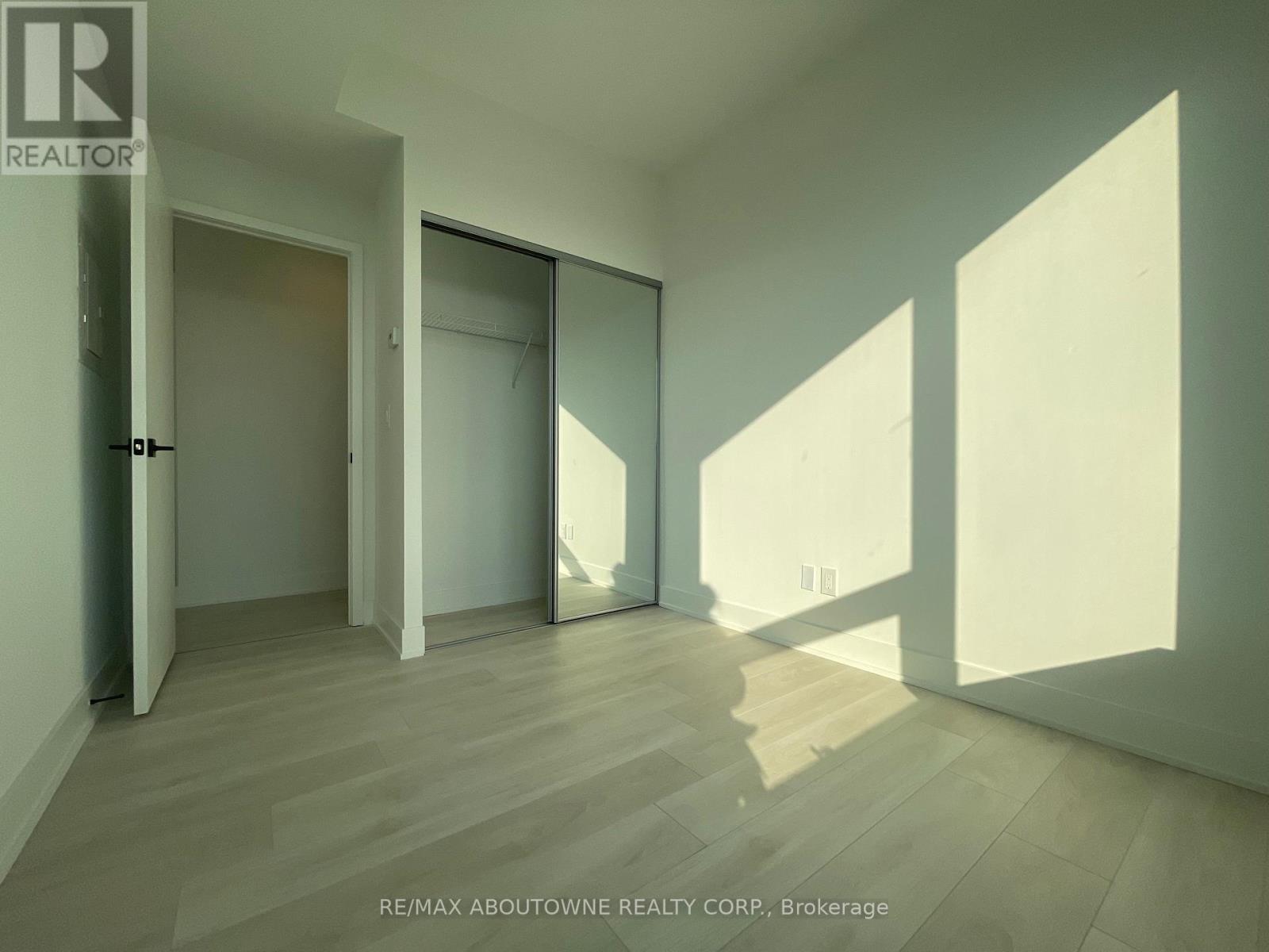 814 - 2489 Taunton Road, Oakville (Ro River Oaks), Ontario  L6H 3R9 - Photo 18 - W12935054