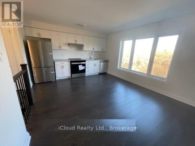 B - 33 Wild Rose Gardens, Toronto (Rustic), Ontario  M6L 0A5 - Photo 6 - W12935056