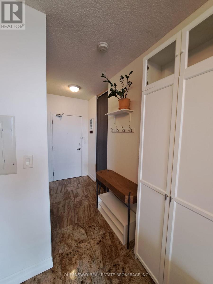 915 - 2464 Weston Road, Toronto (Weston), Ontario  M9N 0A2 - Photo 3 - W12935064