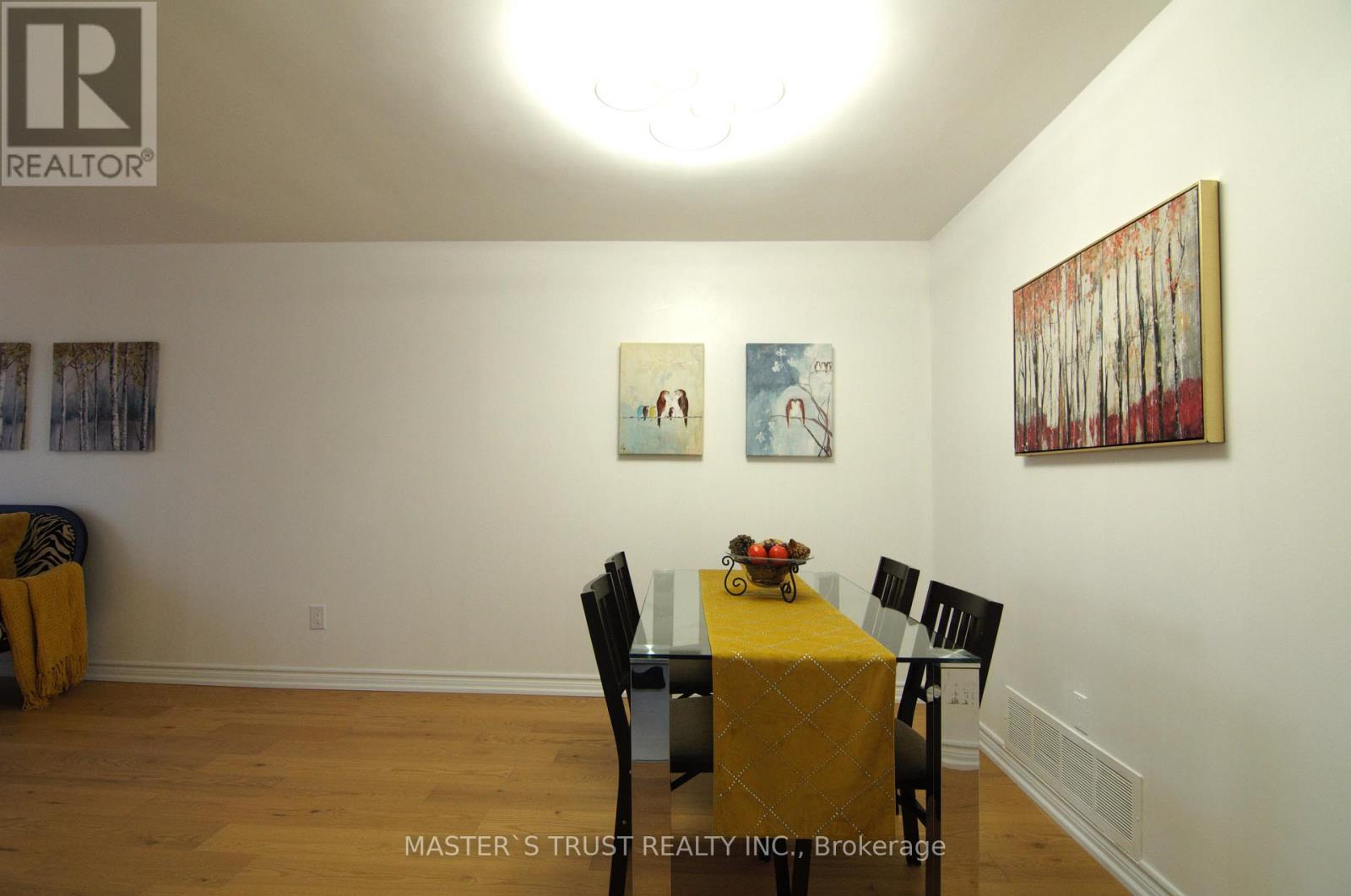 6411 Chaumont Crescent, Mississauga (Meadowvale), Ontario  L5N 2M7 - Photo 9 - W12935130