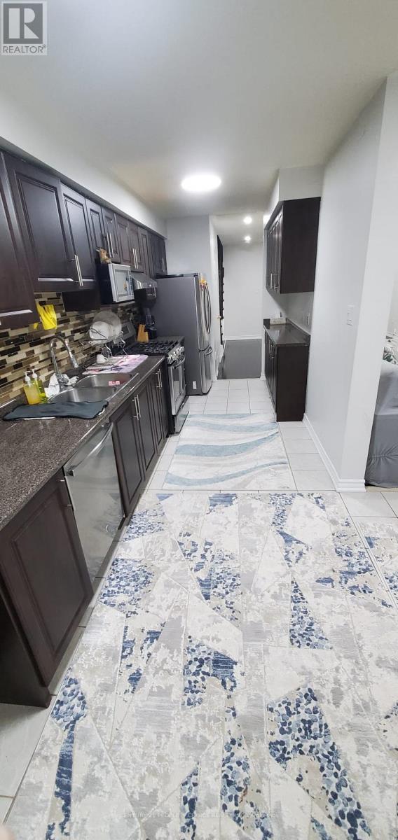 Upper - 23 Blairwood Court, Brampton, Ontario  L6P 1B5 - Photo 5 - W12935158