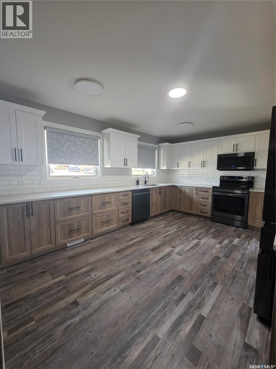 1902 1st Street, Estevan, Saskatchewan  S4A 0J1 - Photo 11 - SK031558