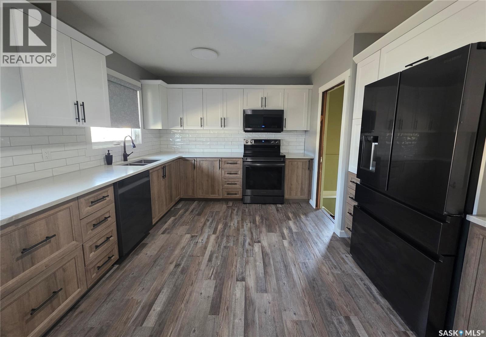 1902 1st Street, Estevan, Saskatchewan  S4A 0J1 - Photo 12 - SK031558