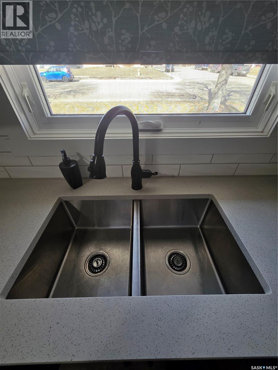 1902 1st Street, Estevan, Saskatchewan  S4A 0J1 - Photo 15 - SK031558