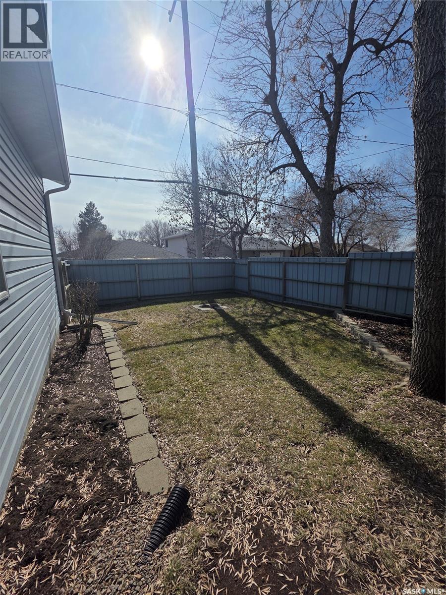 1902 1st Street, Estevan, Saskatchewan  S4A 0J1 - Photo 47 - SK031558