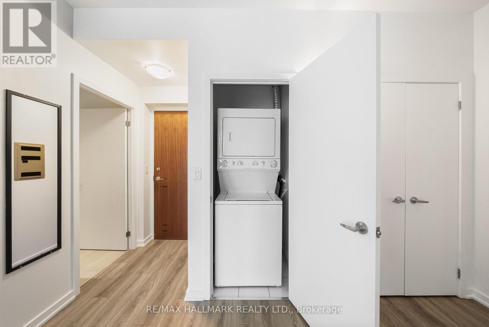 1105 - 33 Lombard Street, Toronto, Ontario  M5C 3H8 - Photo 17 - C12928794