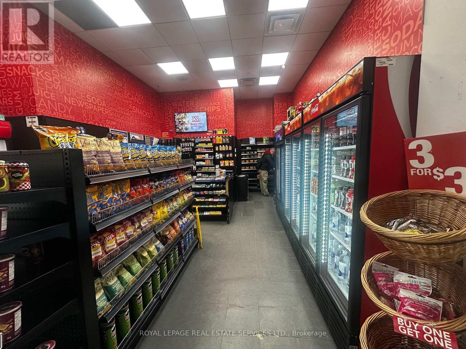 2 St Clair Avenue E, Toronto (Rosedale-Moore Park), Ontario  M4T 2T5 - Photo 6 - C12934536