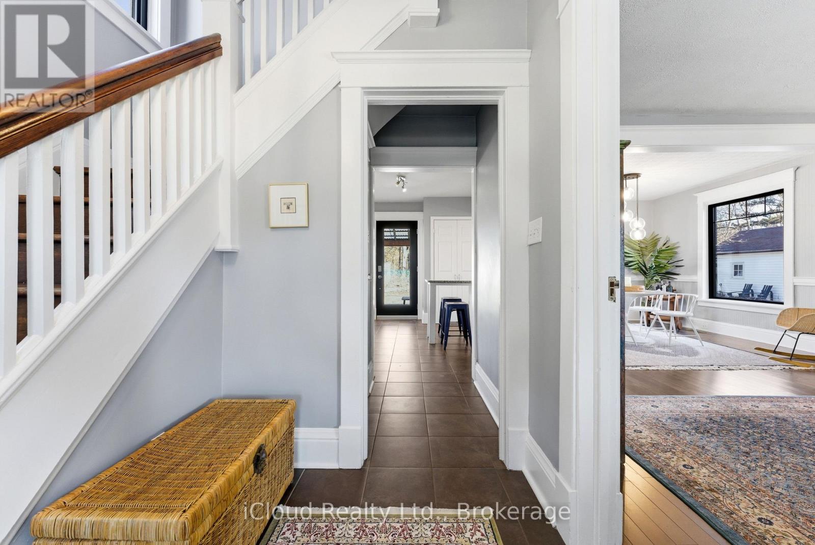 302 Bridge Street E, Belleville (Belleville Ward), Ontario  K8N 1P6 - Photo 9 - X12935146