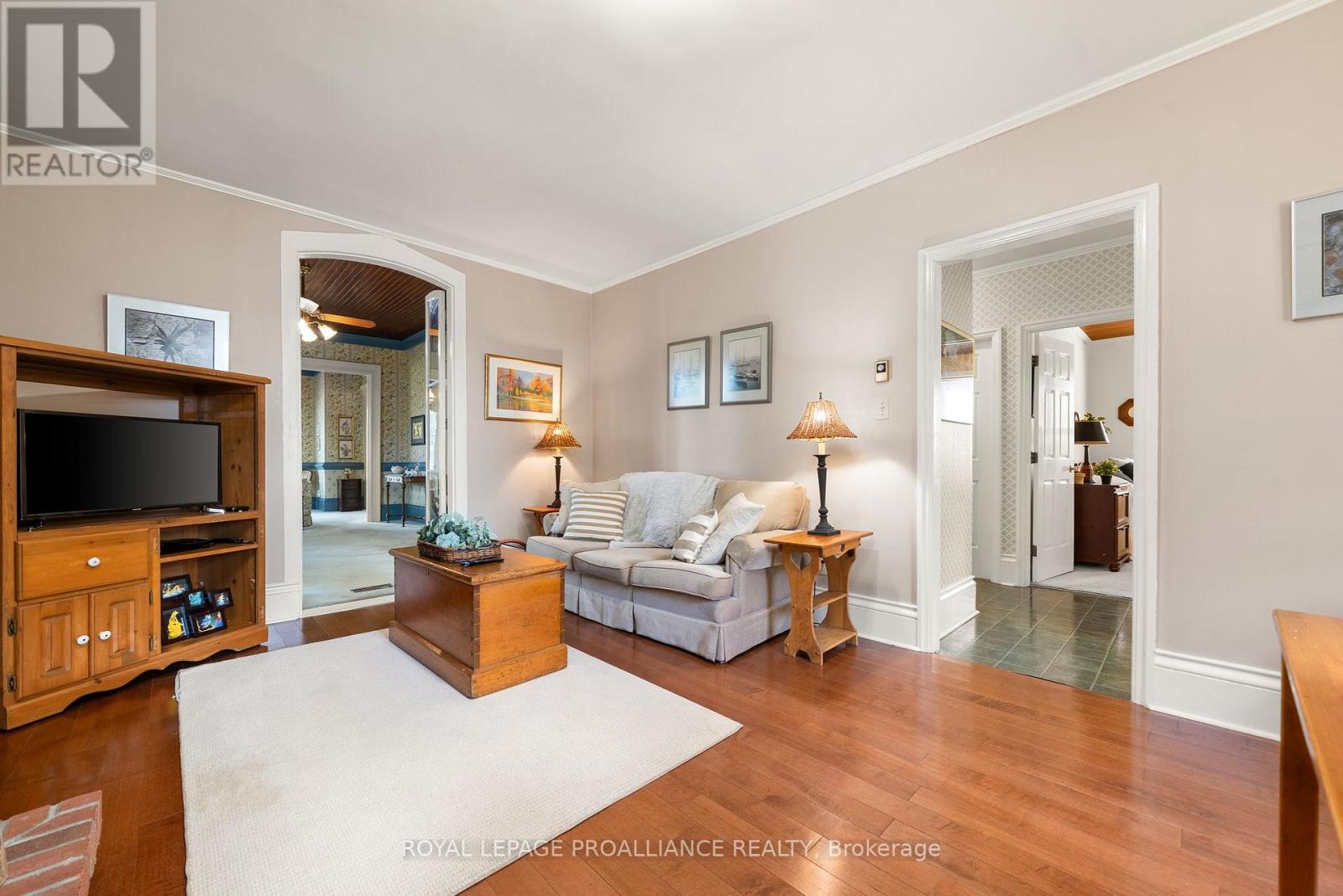 103 Bridge Street, Prince Edward County, Ontario  K0K 2T0 - Photo 12 - X12440538