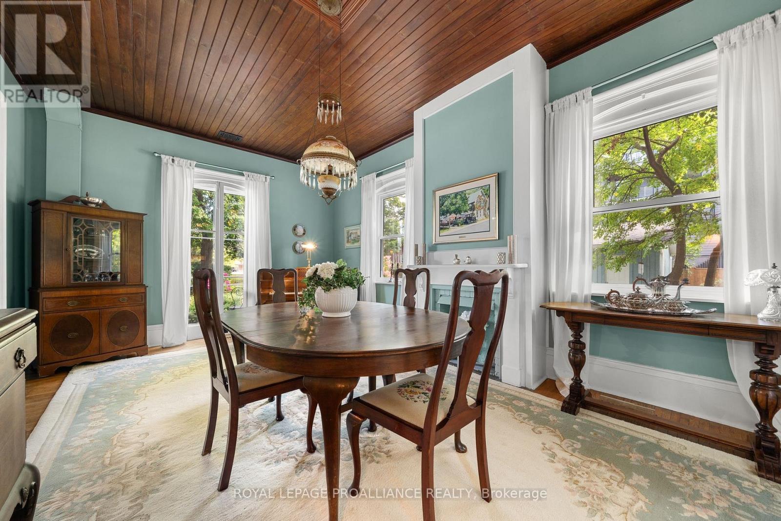 103 Bridge Street, Prince Edward County, Ontario  K0K 2T0 - Photo 11 - X12440538