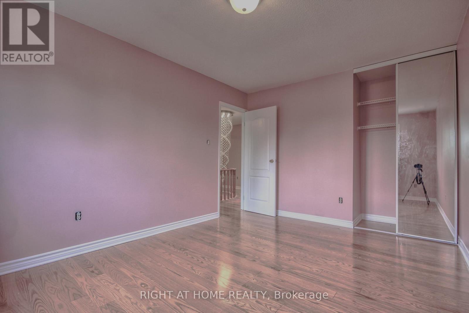 86 Howlett Avenue, Newmarket, Ontario  L3Y 5S5 - Photo 27 - N12829470