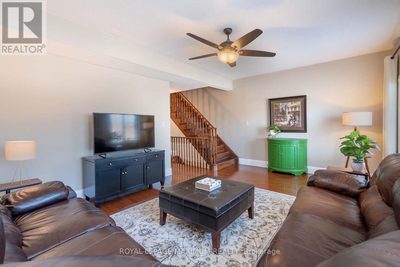 29 Barr Crescent, Aurora, Ontario  L4G 0C1 - Photo 10 - N12872500