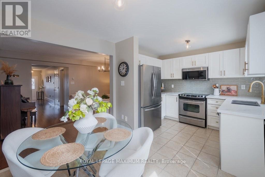 29 Barr Crescent, Aurora, Ontario  L4G 0C1 - Photo 7 - N12872500