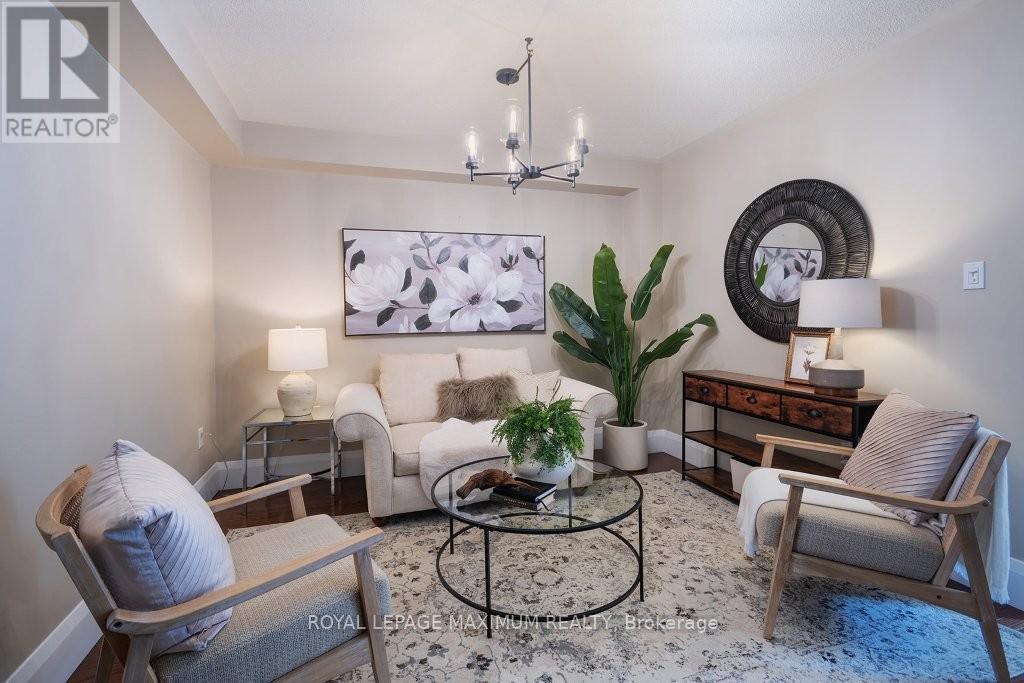 29 Barr Crescent, Aurora, Ontario  L4G 0C1 - Photo 5 - N12872500