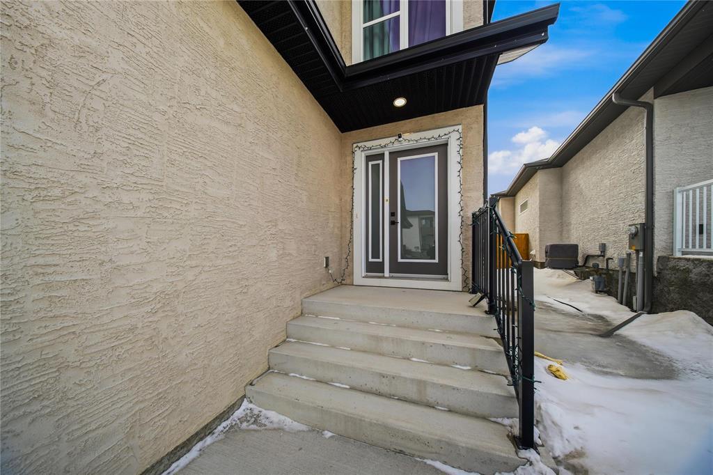 32 David George Drive, Winnipeg, Manitoba  R3W 0P4 - Photo 3 - 202605735
