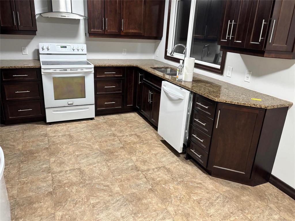 2 Brook Dale Road, Lac Du Bonnet Rm, Manitoba  R0E 1A0 - Photo 12 - 202605758