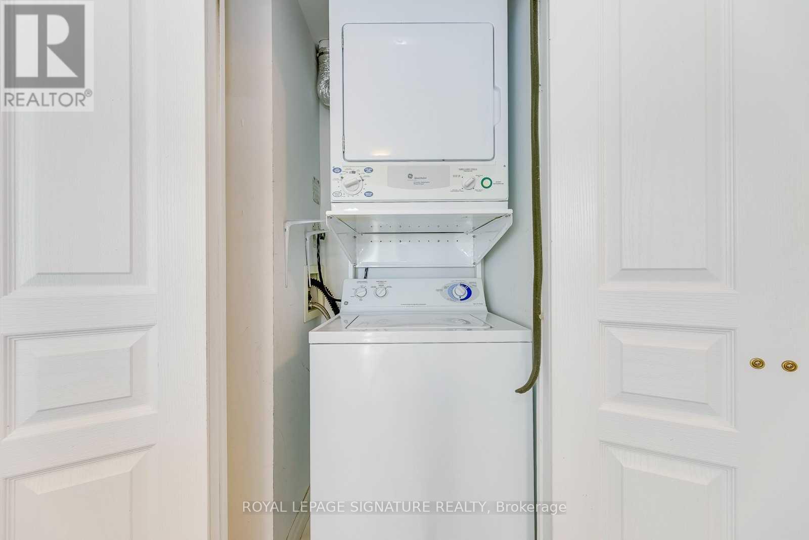 1709 - 3939 Duke Of York Boulevard, Mississauga (City Centre), Ontario  L5B 4N2 - Photo 31 - W12833346