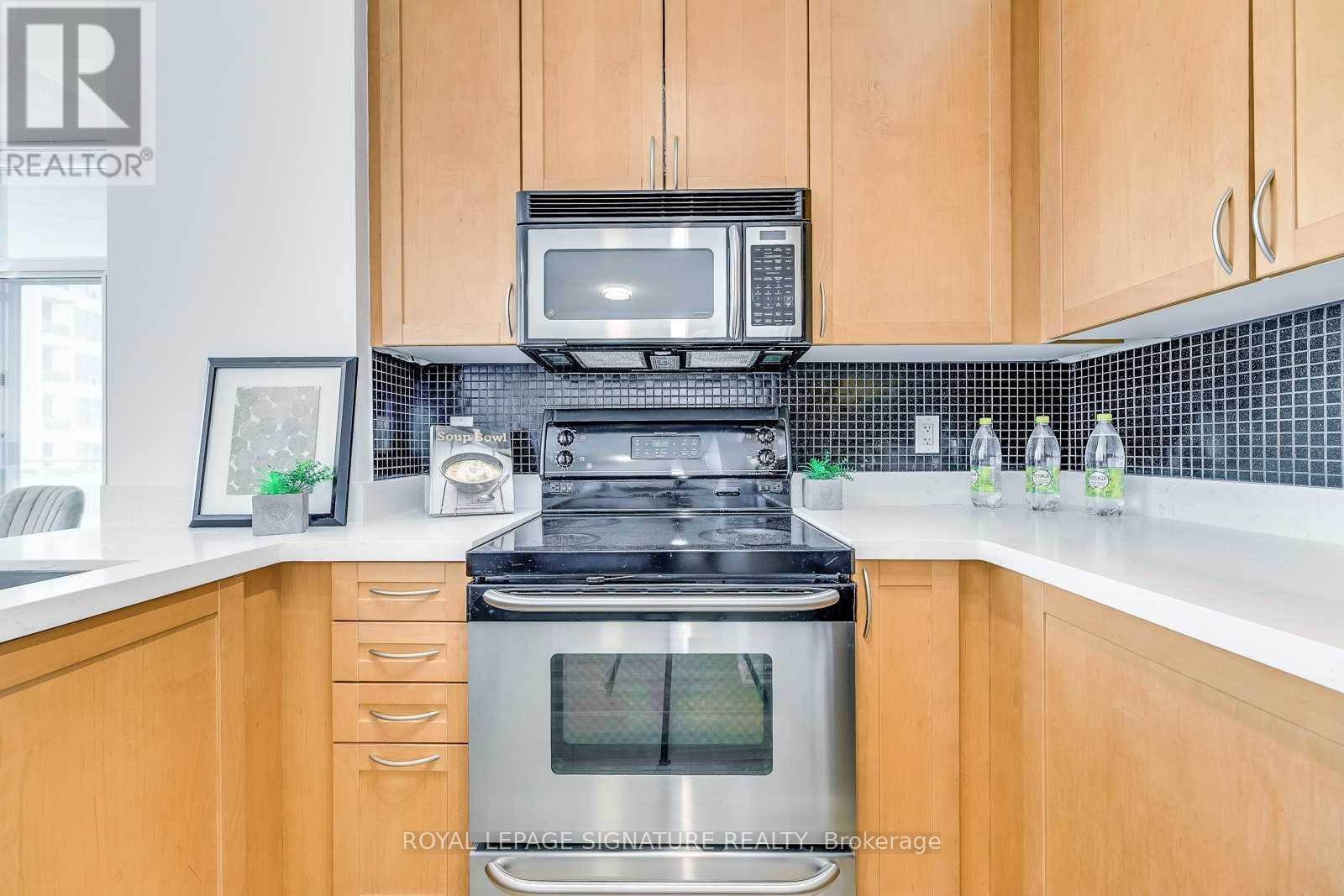 1709 - 3939 Duke Of York Boulevard, Mississauga (City Centre), Ontario  L5B 4N2 - Photo 11 - W12833346