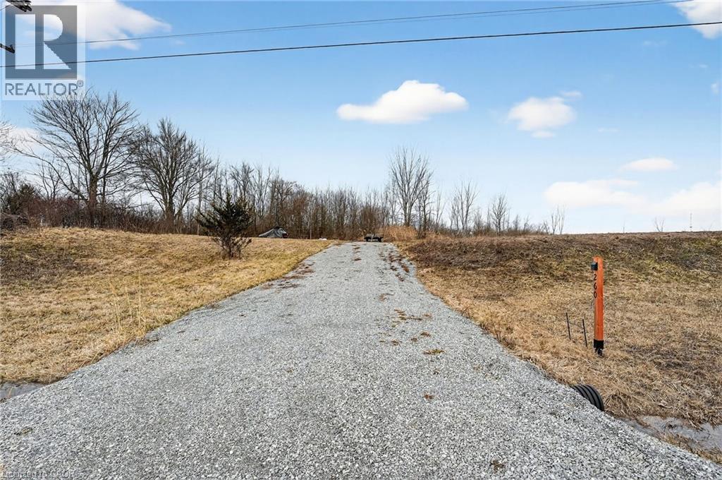 260 Colborne Street, Welland, Ontario  L3B 3P1 - Photo 4 - 40794879