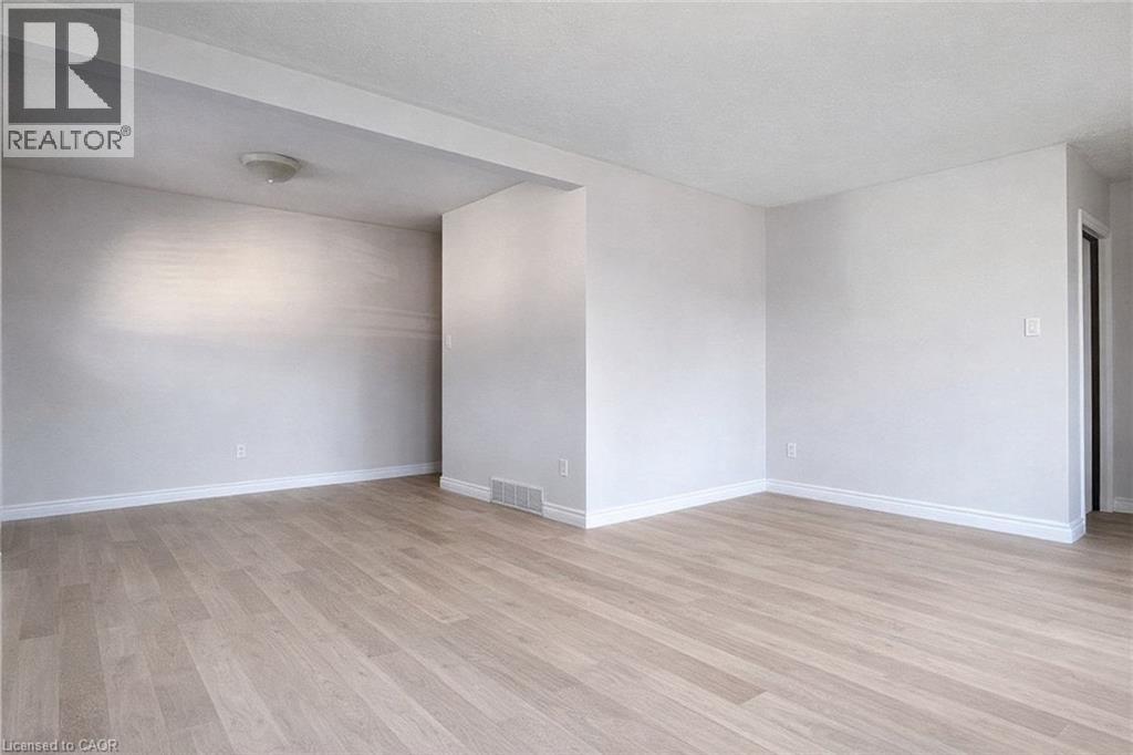 514 Fallingbrook Drive Unit# Upper, Waterloo, Ontario  N2L 4N3 - Photo 3 - 40816112