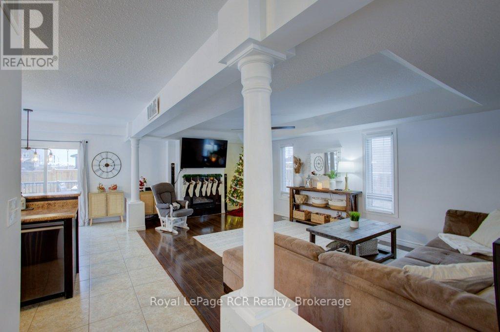 11 Green Street, Mapleton, Ontario  N0G 1P0 - Photo 13 - X12645728