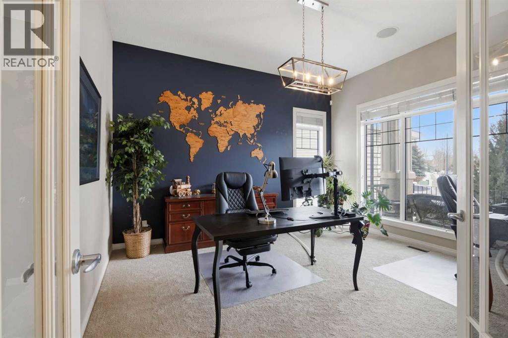 71 Elgin Estates Hill SE, Calgary, Alberta  T2Z 4R1 - Photo 5 - A2292729