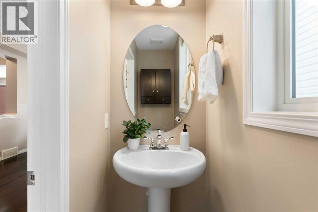 149 Windridge Road SW, Airdrie, Alberta  T4B 2R4 - Photo 5 - A2293533