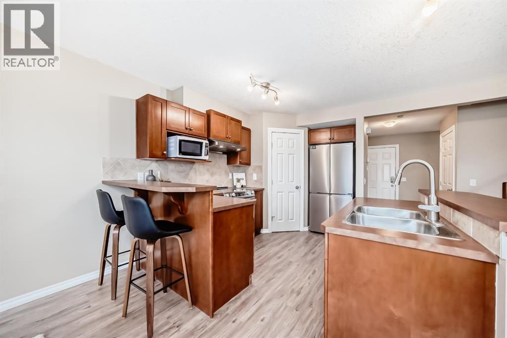 47 Royal Crest Court Nw, Calgary, Alberta  T3G 5W3 - Photo 9 - A2295080