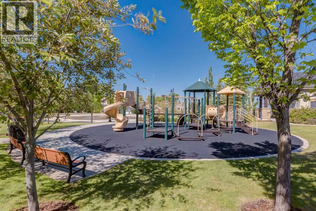 212 Crestbrook Common SW, Calgary, Alberta  T3B 6L1 - Photo 47 - A2296389