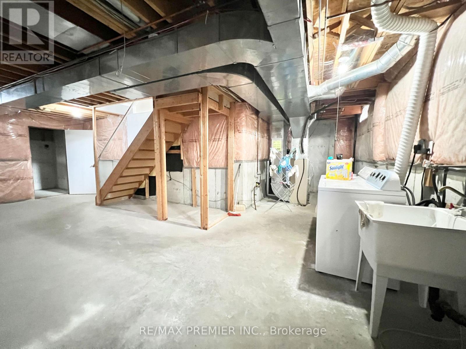 20 Manitoba Place, Brampton, Ontario  L6R 2H9 - Photo 11 - W12934652