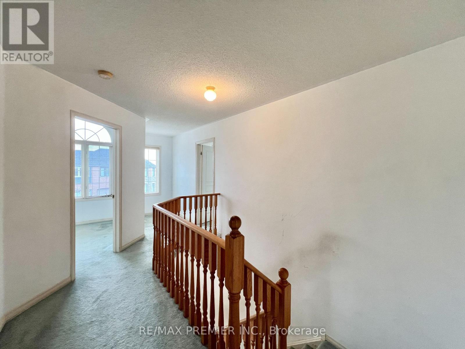 20 Manitoba Place, Brampton, Ontario  L6R 2H9 - Photo 7 - W12934652