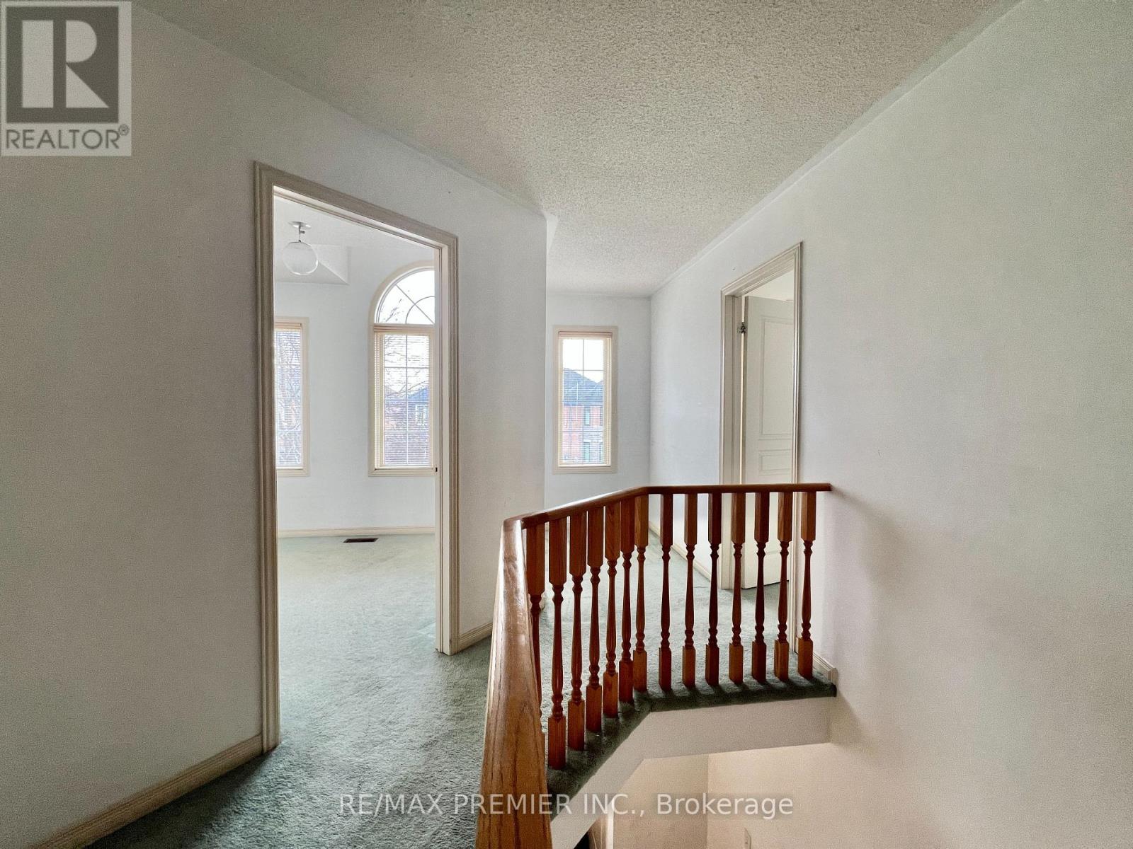 20 Manitoba Place, Brampton, Ontario  L6R 2H9 - Photo 6 - W12934652