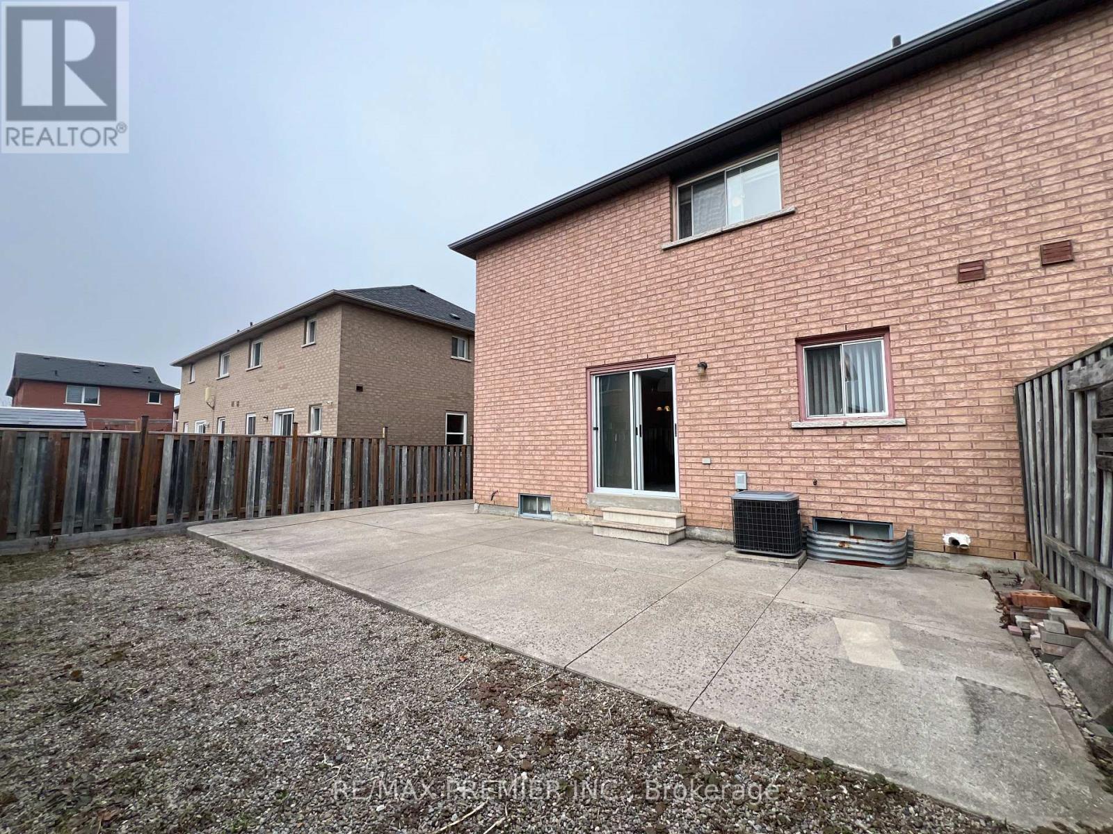 20 Manitoba Place, Brampton, Ontario  L6R 2H9 - Photo 14 - W12934652