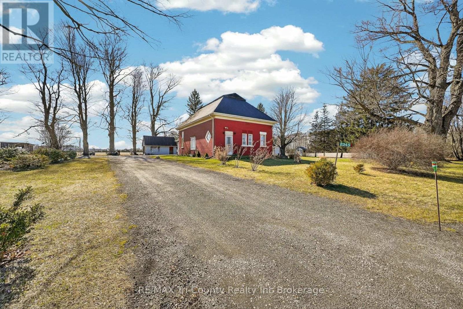 2345 East Quarter Line, Norfolk, Ontario  N4B 2W4 - Photo 1 - X12935196