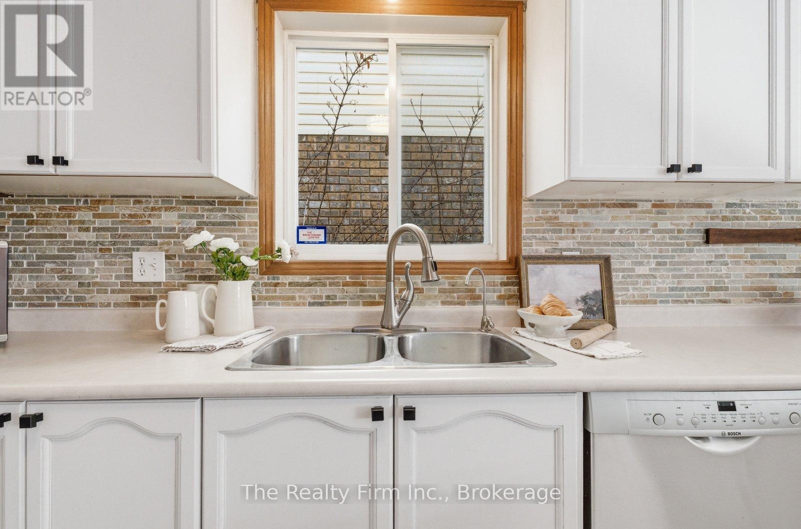 1032 Pearson Drive, Woodstock, Ontario  N4S 8V1 - Photo 13 - X12935514