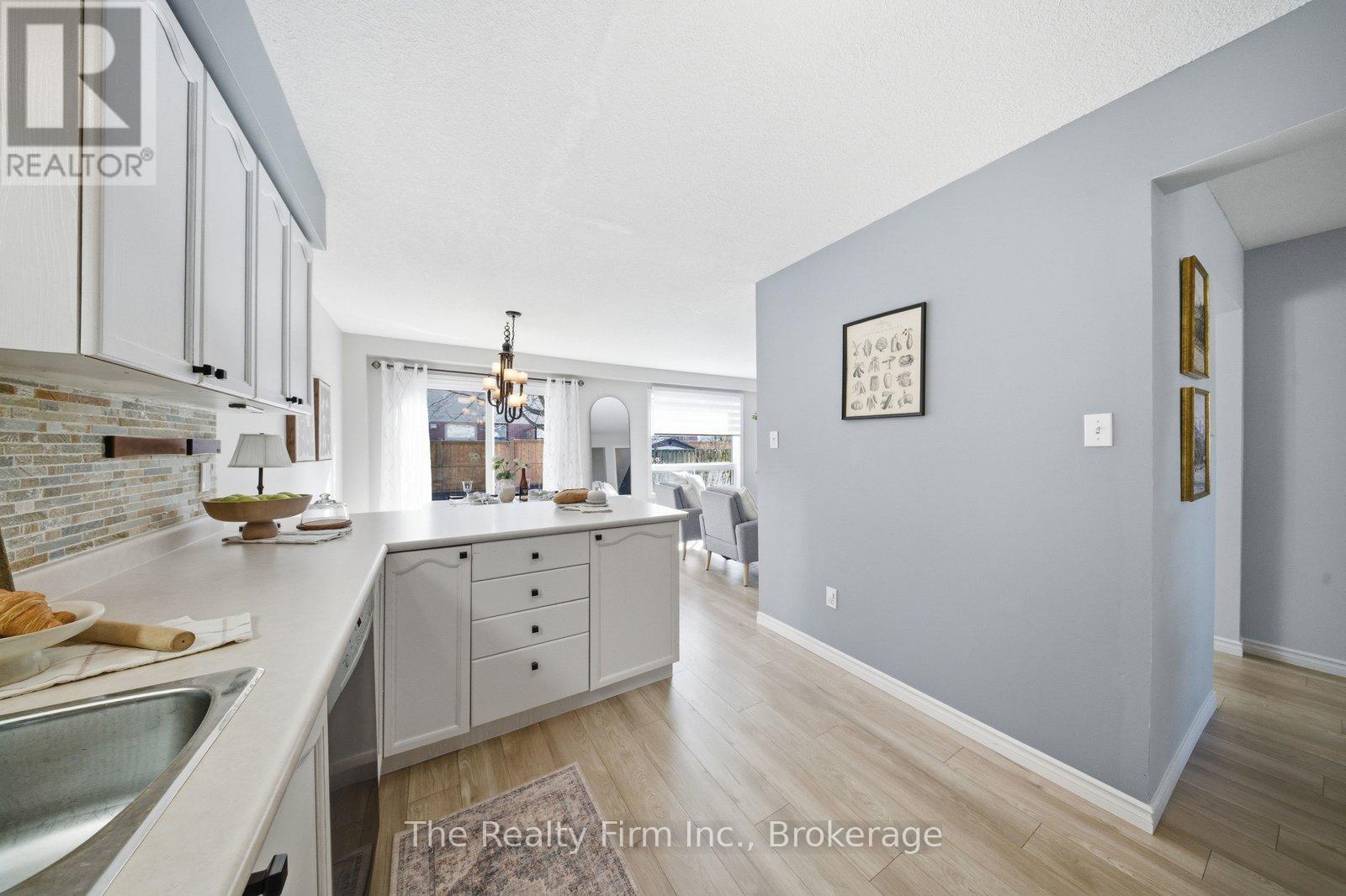 1032 Pearson Drive, Woodstock, Ontario  N4S 8V1 - Photo 14 - X12935514