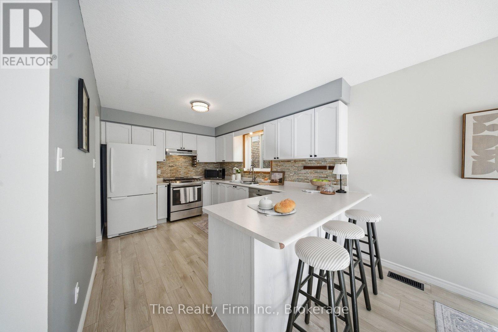 1032 Pearson Drive, Woodstock, Ontario  N4S 8V1 - Photo 15 - X12935514