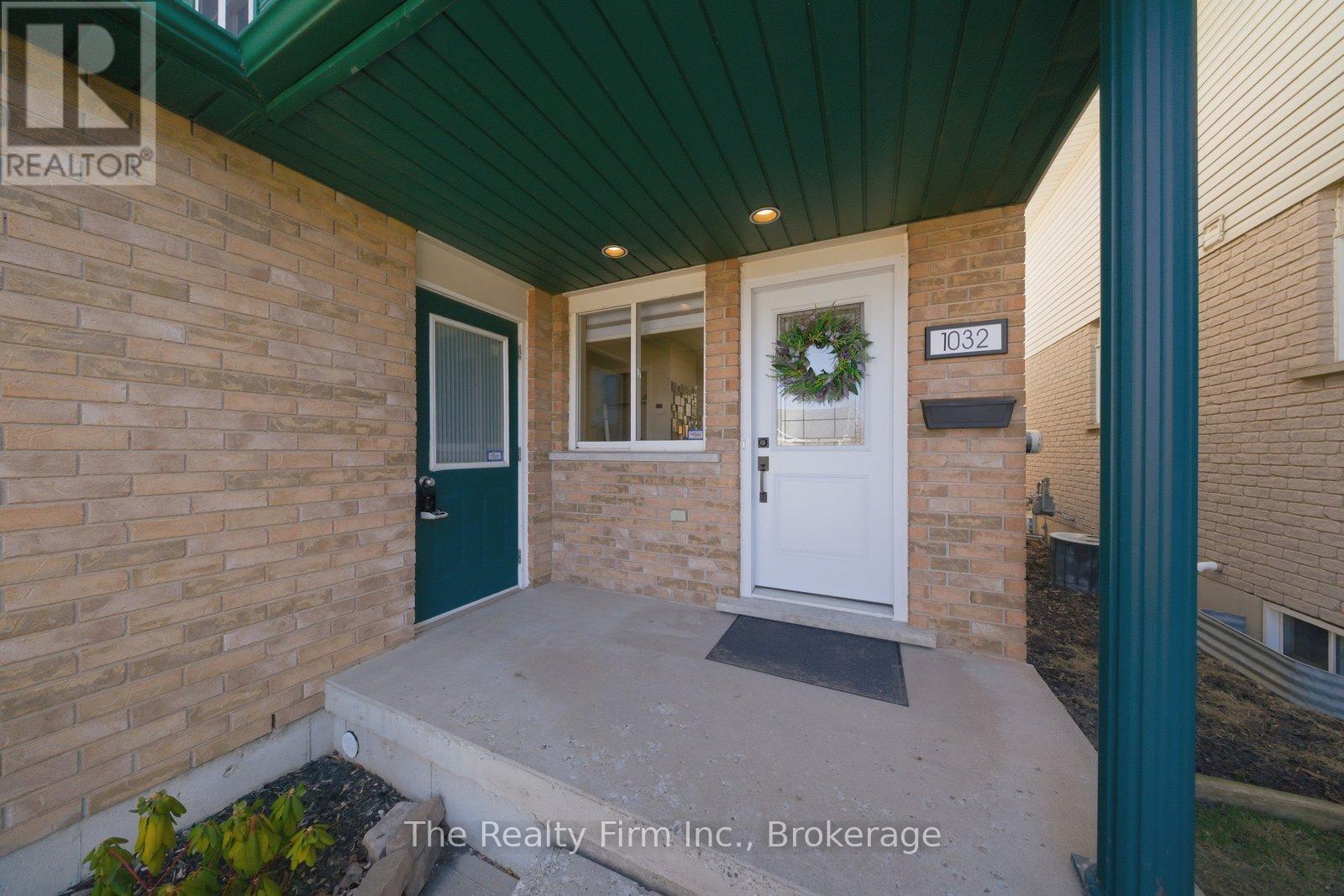 1032 Pearson Drive, Woodstock, Ontario  N4S 8V1 - Photo 3 - X12935514