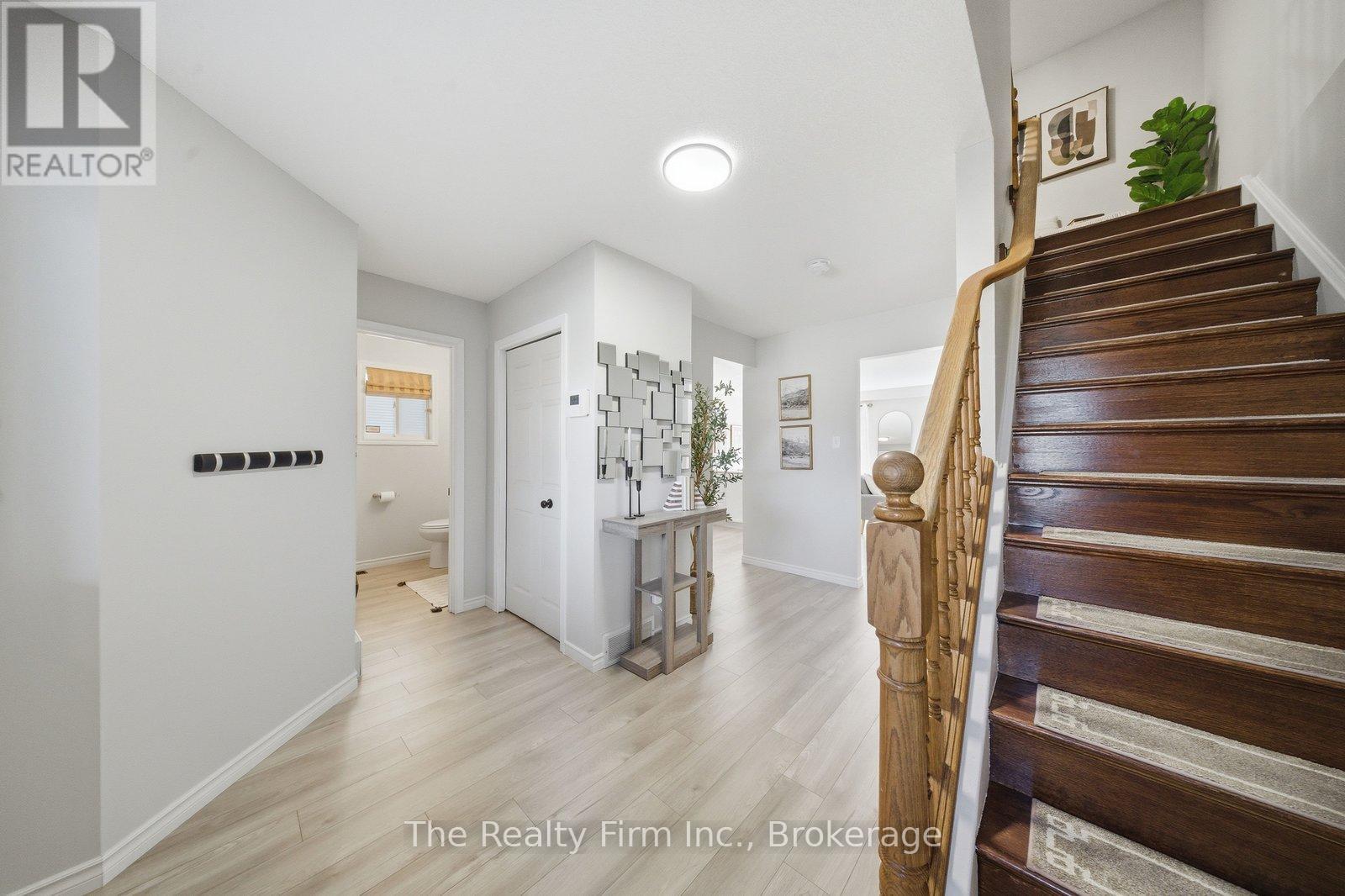 1032 Pearson Drive, Woodstock, Ontario  N4S 8V1 - Photo 6 - X12935514