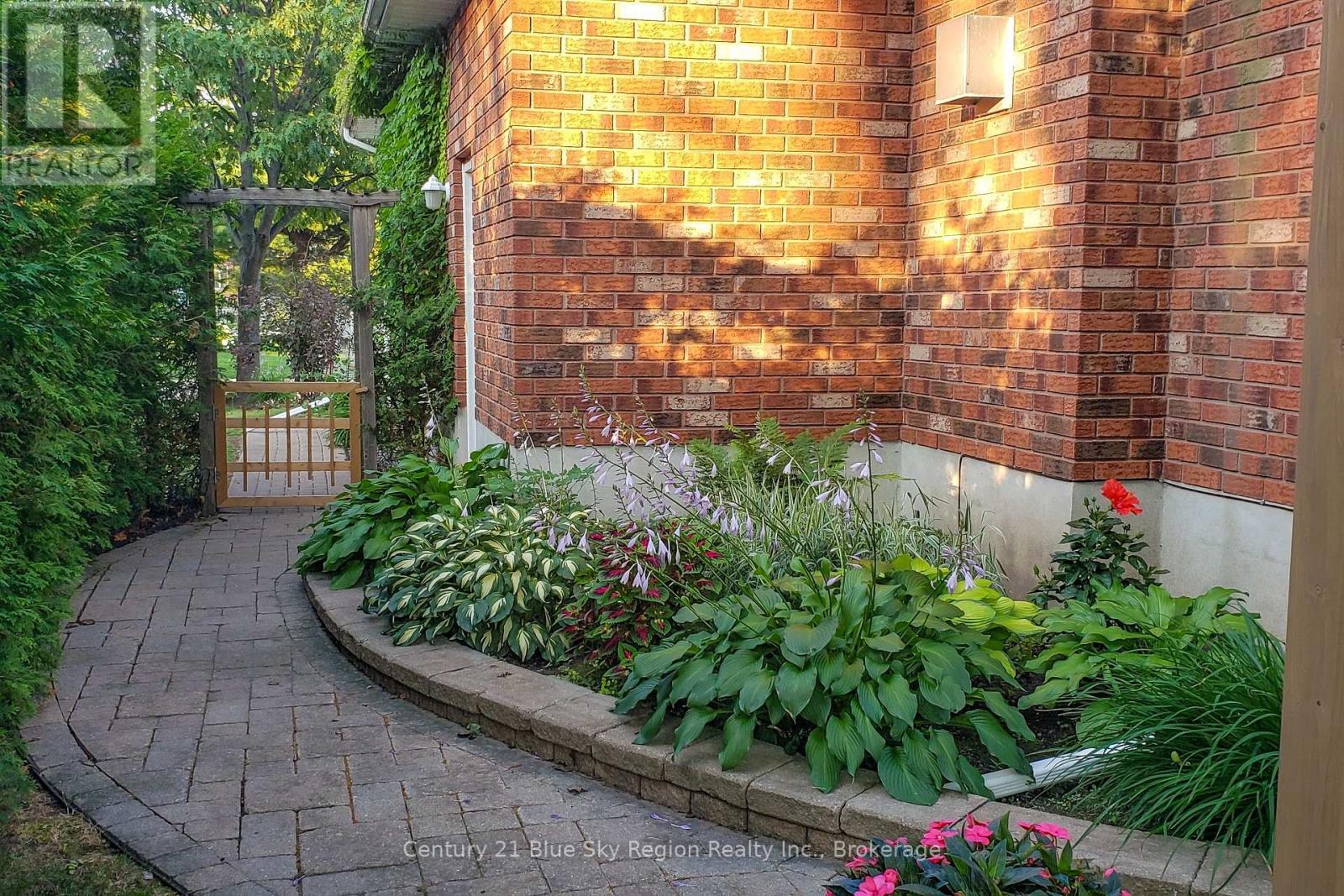 90 Janey Avenue, North Bay, Ontario  P1C 1M6 - Photo 10 - X12935480