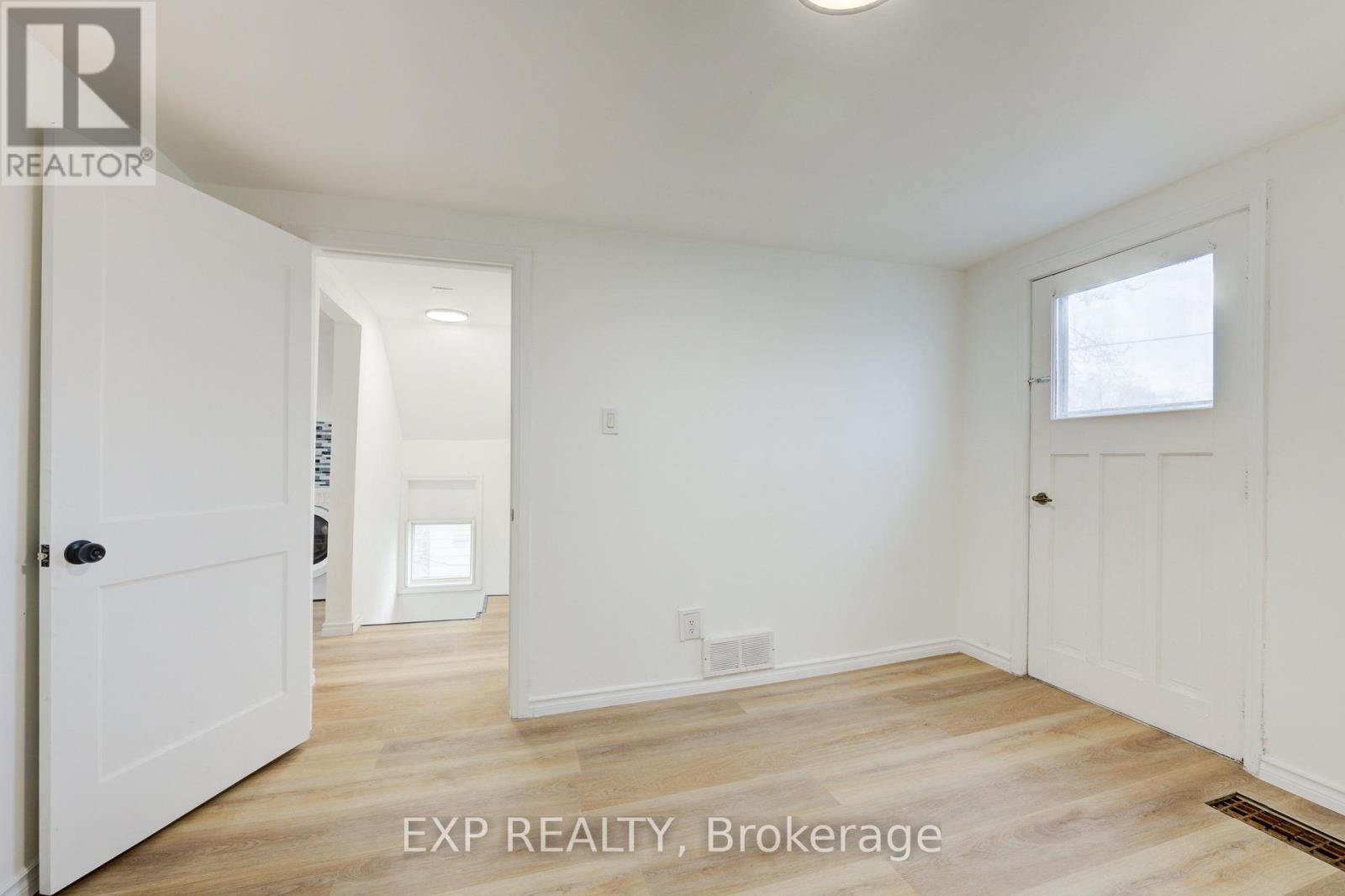 524 Simcoe Street, London East, Ontario  N6B 1K4 - Photo 12 - X12922324