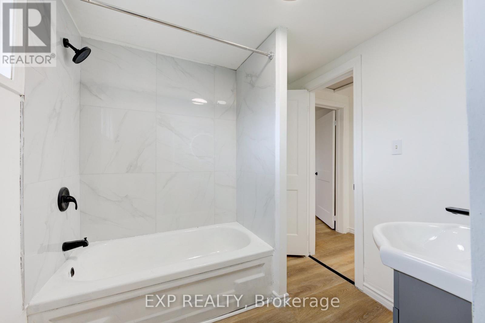 524 Simcoe Street, London East, Ontario  N6B 1K4 - Photo 9 - X12918982