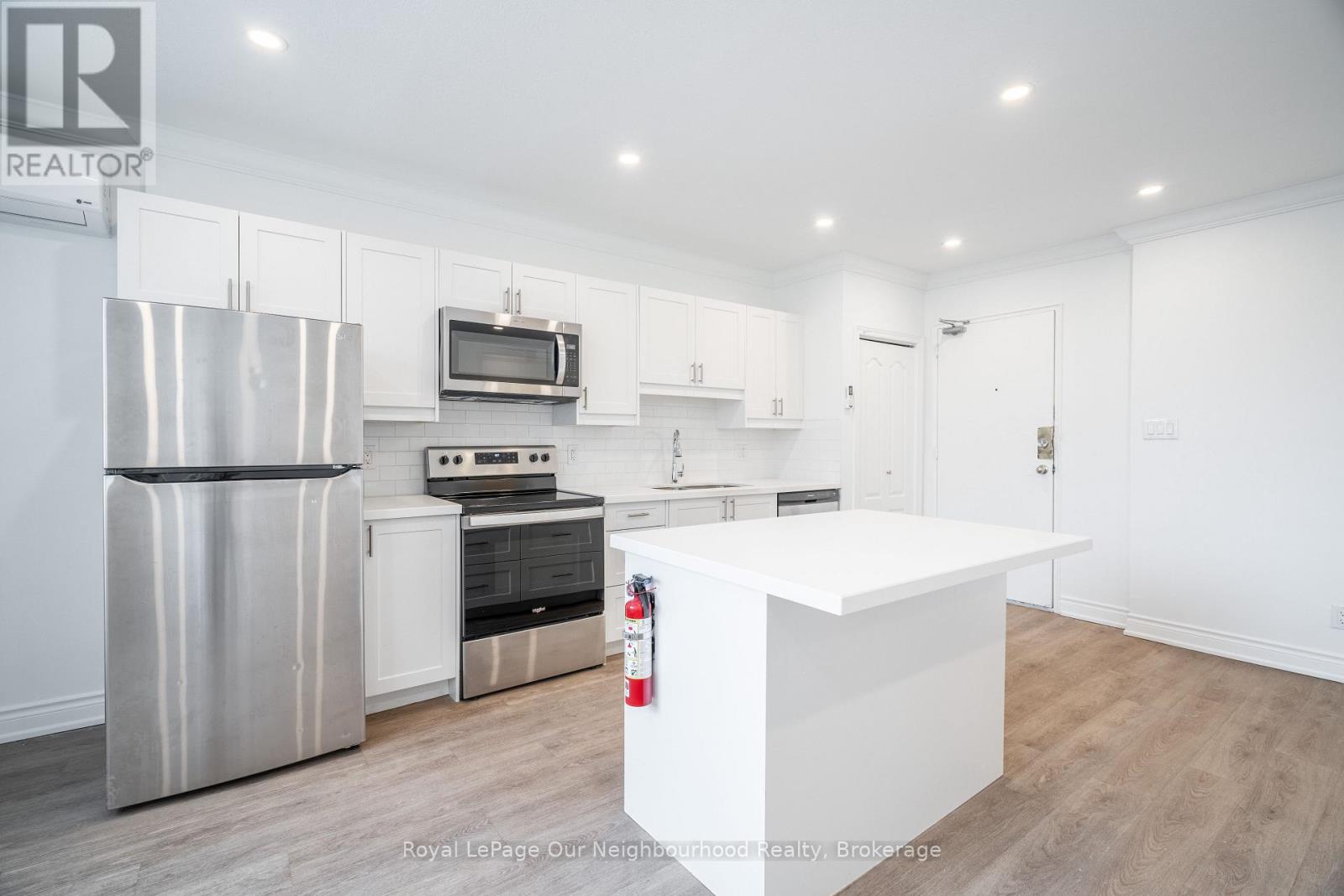 307 - 112 St. Joseph's Drive, Hamilton, Ontario  L8N 2E7 - Photo 7 - X12935278