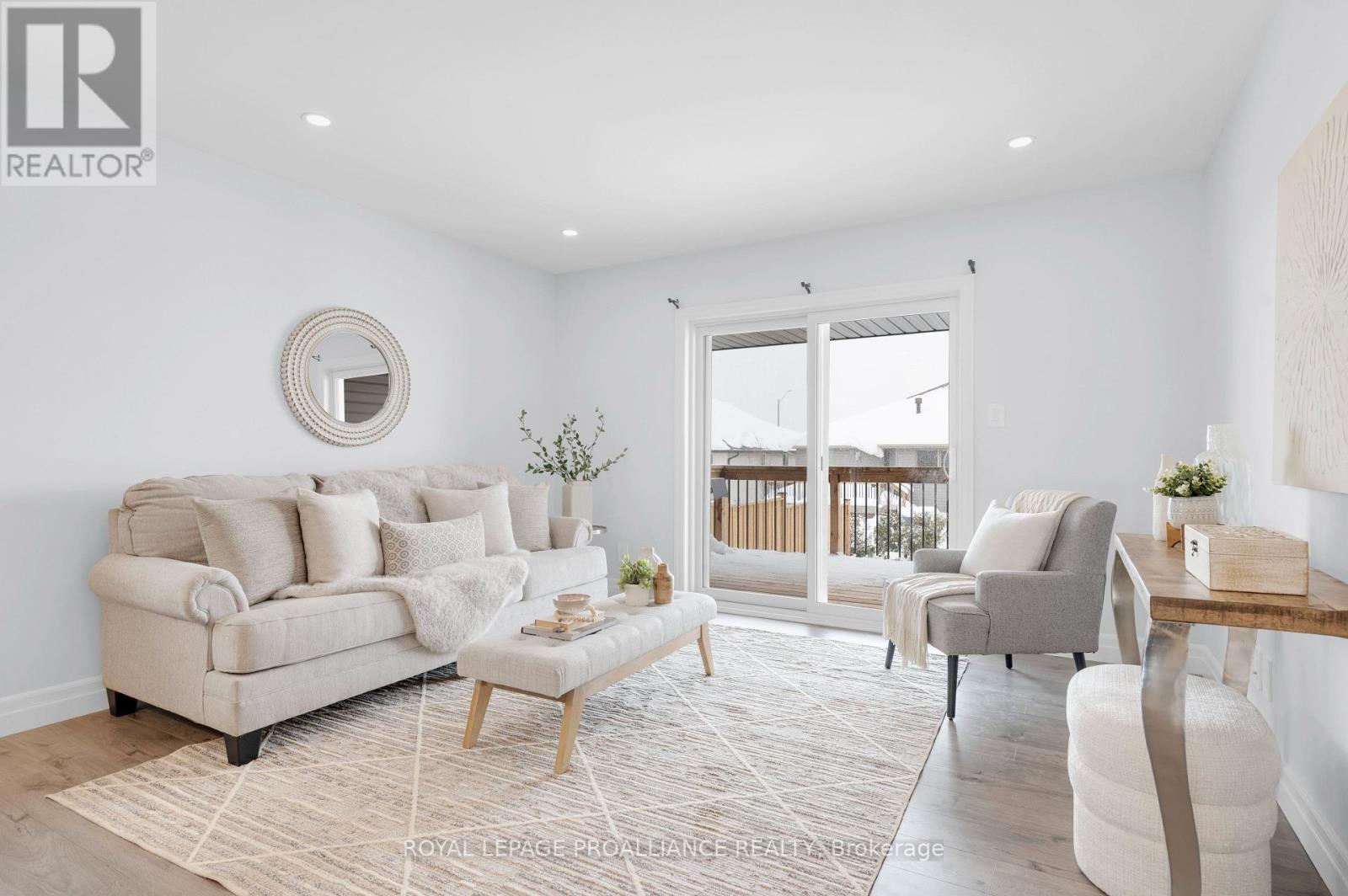 29 Cedar Park Crescent, Quinte West, Ontario  K8V 0J1 - Photo 18 - X12935348