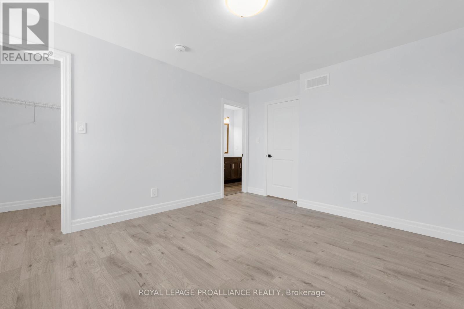 29 Cedar Park Crescent, Quinte West, Ontario  K8V 0J1 - Photo 25 - X12935348